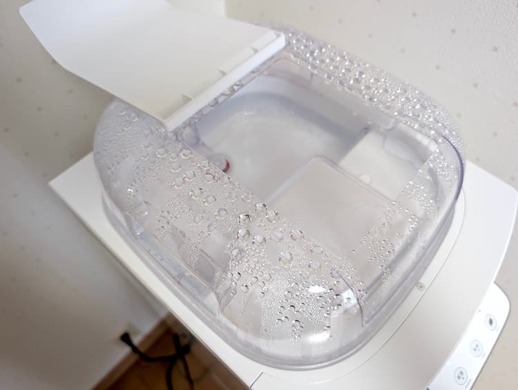 2年使用したハミングウォーターの給水タンク内部